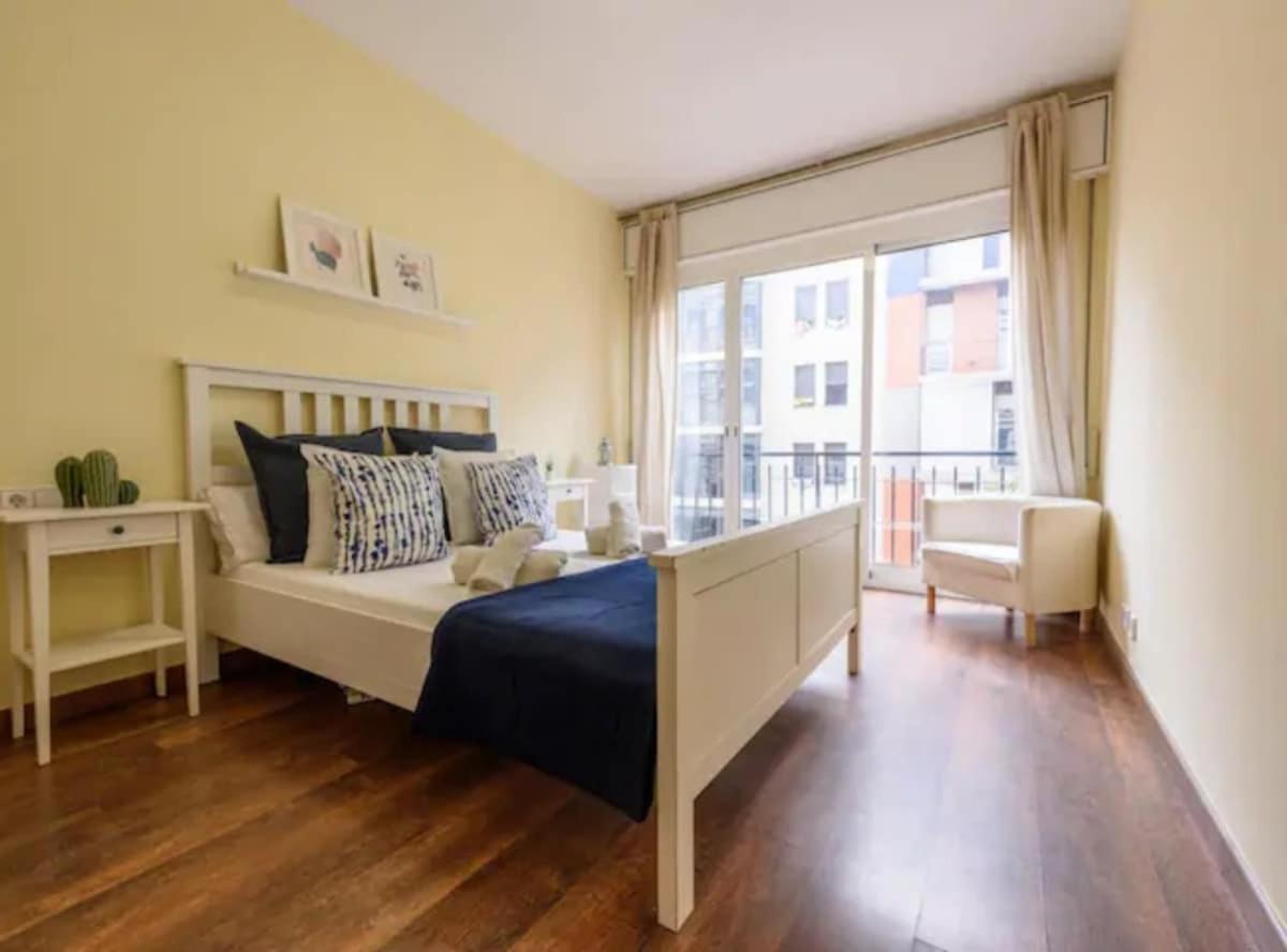 Ramblas Spacious & Design 4br Flat With Balcony 15m Ramblas Barcelone
